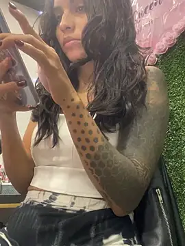 Snapshot of Anifer chatting on January 2025 05:19:01 PM Anifer online show from January 2025 05:19:01 PM