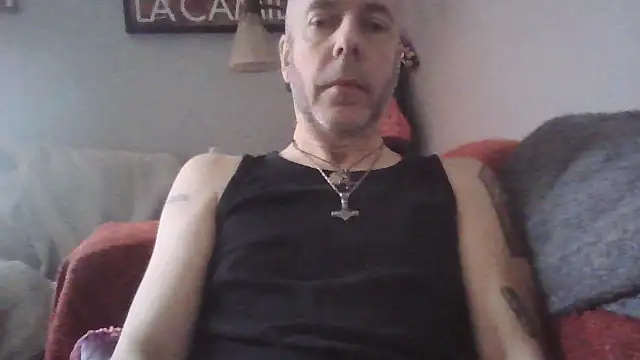 Snapshot of SHARPSkinhead chatting on January 2025 09:24:02 AM SHARPSkinhead online show from January 2025 09:24:02 AM