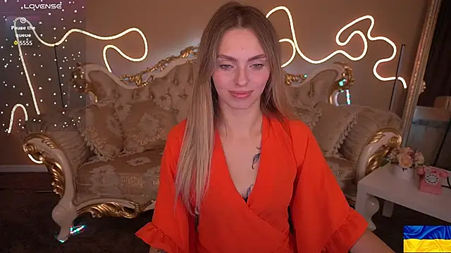 Snapshot of ChloeBrightt chatting on October 2025 07:55:01 PM ChloeBrightt online show from October 2025 07:55:01 PM