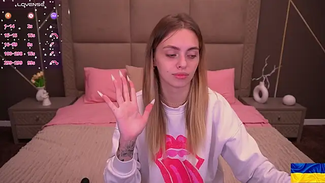 Snapshot of ChloeBrightt chatting on October 2025 08:16:02 PM ChloeBrightt online show from October 2025 08:16:02 PM