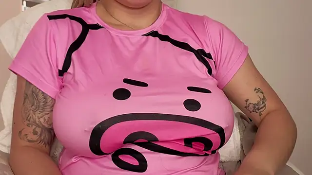 AtheneaRossi online show from October 2025 02:07:02 PM