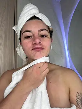 Snapshot of AtheneaRossi chatting on February 2026 12:12:01 PM AtheneaRossi online show from February 2026 12:12:01 PM