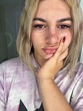 Snapshot of AtheneaRossi chatting on February 2026 09:42:02 AM AtheneaRossi online show from February 2026 09:42:02 AM