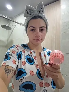 Snapshot of AtheneaRossi chatting on March 2026 12:09:01 PM AtheneaRossi online show from March 2026 12:09:01 PM