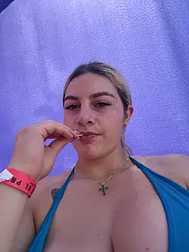 Snapshot of AtheneaRossi chatting on March 2026 04:13:01 PM AtheneaRossi online show from March 2026 04:13:01 PM