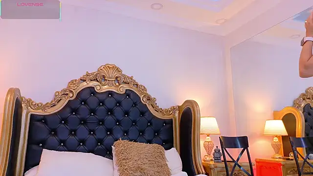 Snapshot of AdelinaVans chatting on November 2025 10:58:01 AM AdelinaVans online show from November 2025 10:58:01 AM