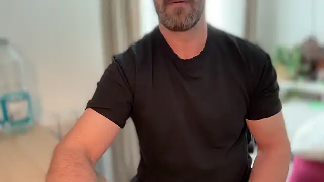 Mr Beef online show from May 2026 10:11:02 AM