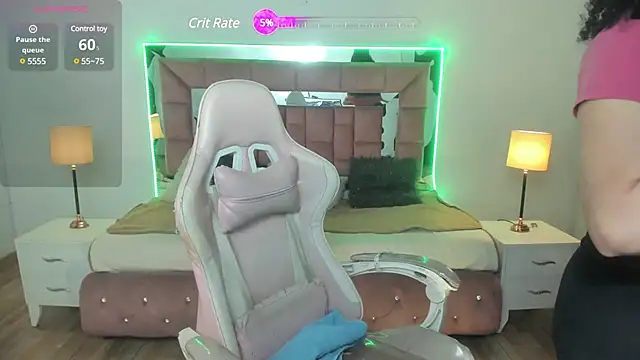 Snapshot of Aliciia_cute1 chatting on December 2024 09:37:02 PM Aliciia cute1 online show from December 2024 09:37:02 PM