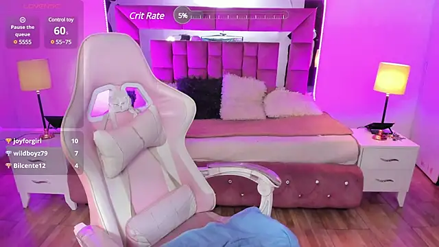 Snapshot of Aliciia_cute1 chatting on January 2025 01:13:02 AM Aliciia cute1 online show from January 2025 01:13:02 AM