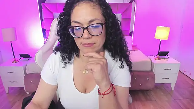 Snapshot of Aliciia_cute1 chatting on January 2025 10:10:01 PM Aliciia cute1 online show from January 2025 10:10:01 PM