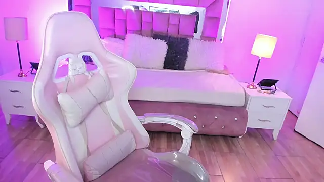 Snapshot of Aliciia_cute1 chatting on February 2025 01:10:01 AM Aliciia cute1 online show from February 2025 01:10:01 AM