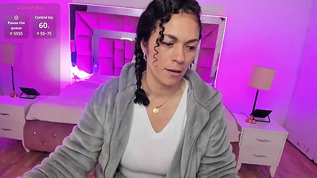 Snapshot of Aliciia_cute1 chatting on March 2025 09:48:02 PM Aliciia cute1 online show from March 2025 09:48:02 PM