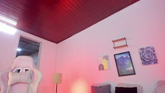 Snapshot of Aliciia_cute1 chatting on September 2025 09:19:02 AM Aliciia cute1 online show from September 2025 09:19:02 AM