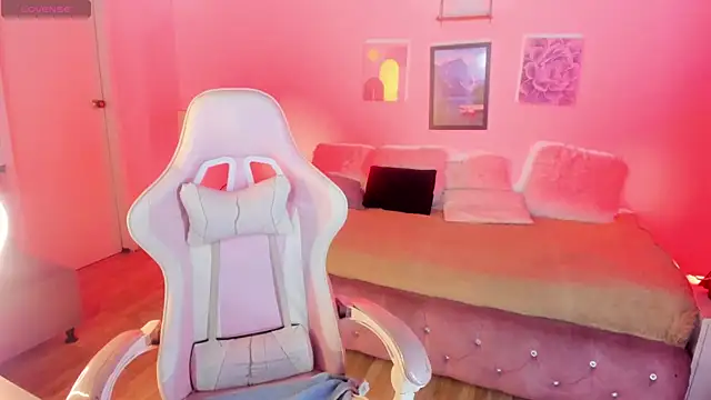 Snapshot of Aliciia_cute1 chatting on October 2025 09:45:01 PM Aliciia cute1 online show from October 2025 09:45:01 PM