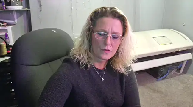 Snapshot of Lisalovely6981 chatting on January 2025 10:26:01 PM Lisalovely6981 online show from January 2025 10:26:01 PM