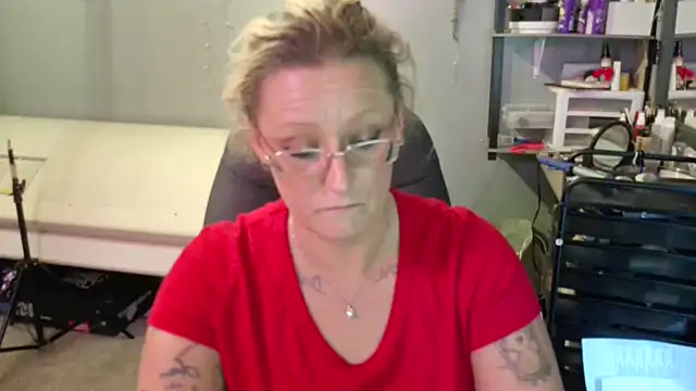 Snapshot of Lisalovely6981 chatting on January 2025 08:25:01 PM Lisalovely6981 online show from January 2025 08:25:01 PM