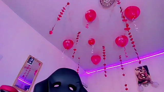 naomy  xx online show from February 2025 10:38:02 AM