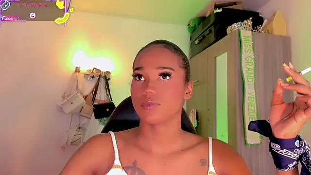 naomy  xx online show from May 2026 11:13:01 PM