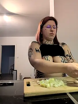 divine eve online show from December 2025 12:21:02 PM