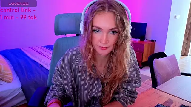 PrincessVS online show from October 2025 05:19:01 AM