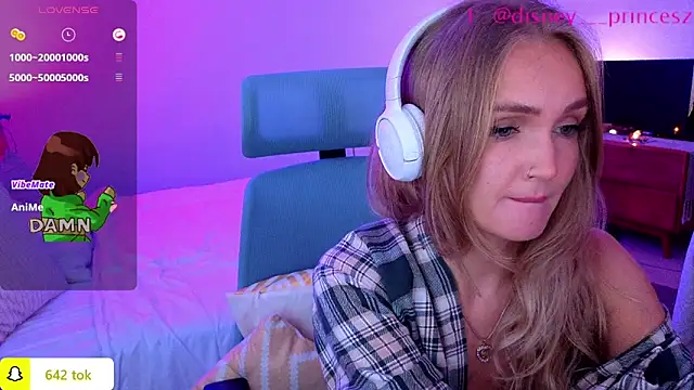 Snapshot of PrincessVS chatting on February 2026 11:42:02 AM PrincessVS online show from February 2026 11:42:02 AM