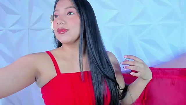 LinnaGardenia online show from December 2024 02:01:02 PM