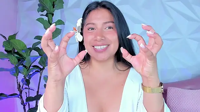 LinnaGardenia online show from January 2025 04:26:01 PM