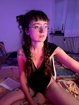  foxygirl  online show from October 2025 05:03:01 PM