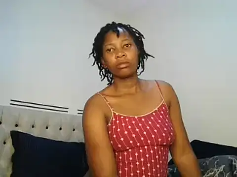 Snapshot of Petitiebooty chatting on February 2025 07:23:01 AM Petitiebooty online show from February 2025 07:23:01 AM