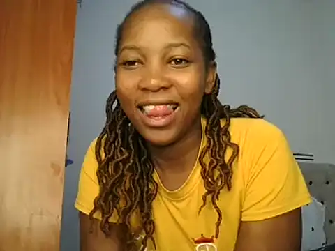 Snapshot of Petitiebooty chatting on February 2025 04:29:01 AM Petitiebooty online show from February 2025 04:29:01 AM