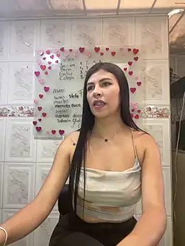 Snapshot of Alanna_atm_ chatting on January 2025 04:46:01 PM Alanna atm online show from January 2025 04:46:01 PM
