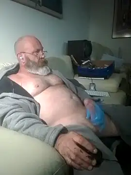 iambradz online show from November 2025 12:47:01 PM