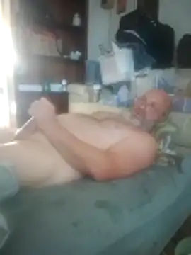 iambradz online show from April 2026 11:28:01 PM