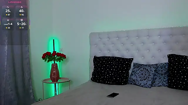 TamarraFox online show from November 2025 04:34:01 AM