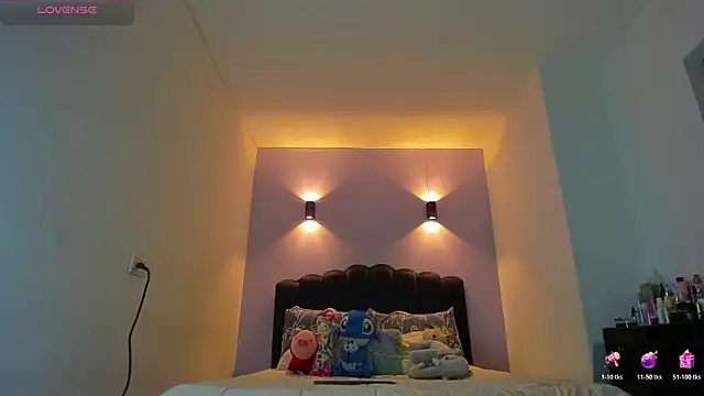 Sofia Clauss  online show from February 2026 03:00:02 AM