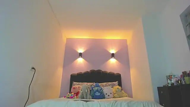 Sofia Clauss  online show from April 2026 04:10:02 AM