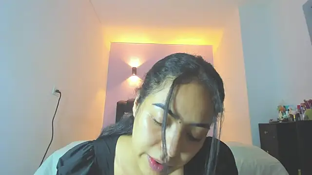 Sofia Clauss  online show from April 2026 05:25:01 AM