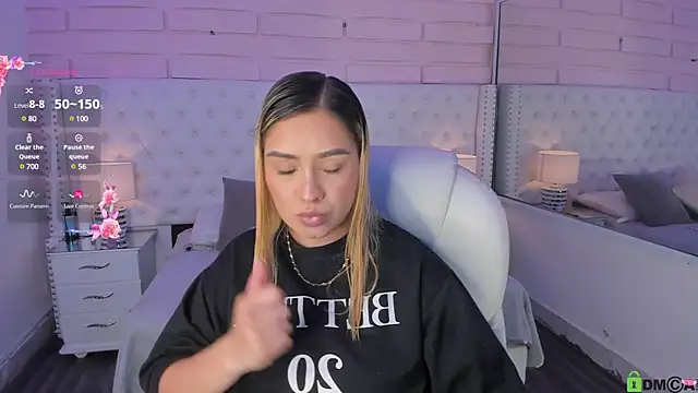 Snapshot of Yaaky_ chatting on December 2024 01:38:02 AM Yaaky online show from December 2024 01:38:02 AM