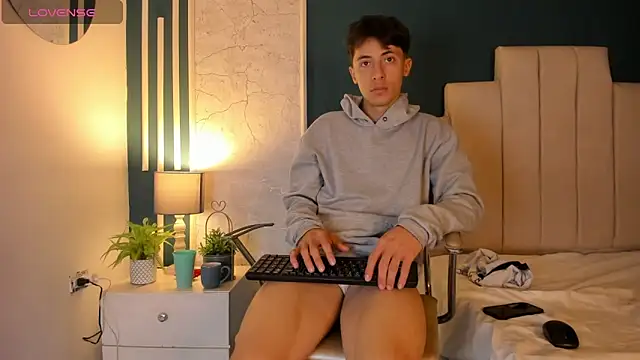 Snapshot of AlessandroDybala chatting on January 2025 03:33:01 PM AlessandroDybala online show from January 2025 03:33:01 PM