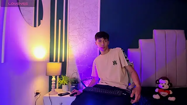 Snapshot of AlessandroDybala chatting on February 2025 12:03:02 PM AlessandroDybala online show from February 2025 12:03:02 PM