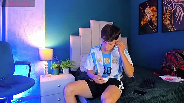 Snapshot of AlessandroDybala chatting on February 2025 03:15:02 PM AlessandroDybala online show from February 2025 03:15:02 PM