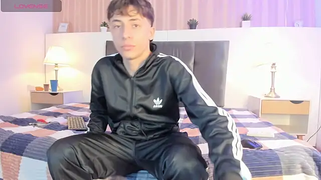 Snapshot of AlessandroDybala chatting on March 2025 03:41:01 PM AlessandroDybala online show from March 2025 03:41:01 PM