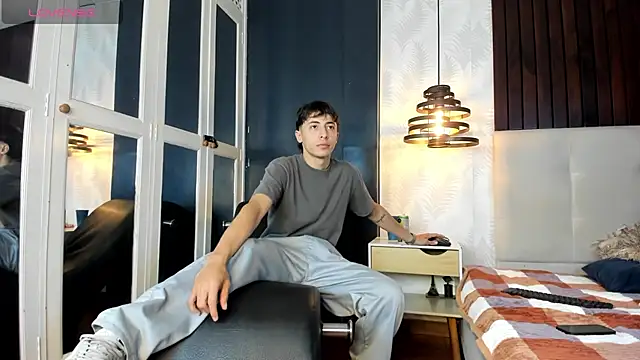 Snapshot of AlessandroDybala chatting on March 2025 03:50:02 PM AlessandroDybala online show from March 2025 03:50:02 PM