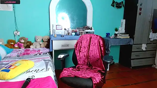 sensitive brunette online show from November 2025 01:43:03 PM