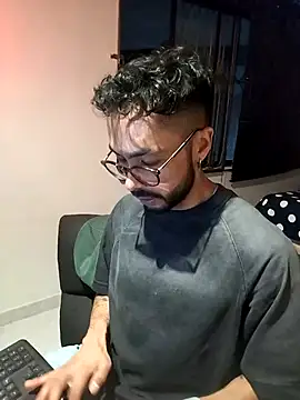 Tom cooper  online show from November 2025 02:48:02 AM