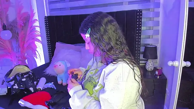 Snapshot of Sofiia-Rubb chatting on December 2024 03:47:02 AM Sofiia-Rubb online show from December 2024 03:47:02 AM