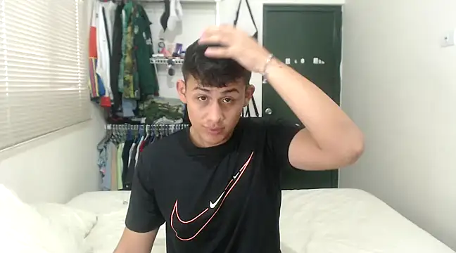 Snapshot of StivMike01 chatting on January 2025 09:57:01 PM StivMike01 online show from January 2025 09:57:01 PM