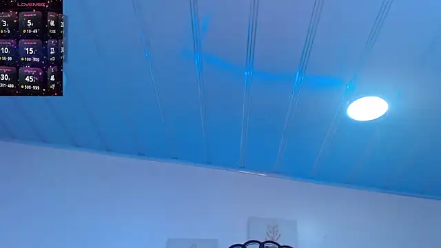 candy lux  online show from April 2026 01:31:02 PM