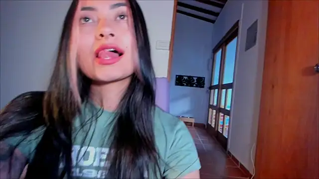 Lauren A online show from January 2025 10:23:01 PM