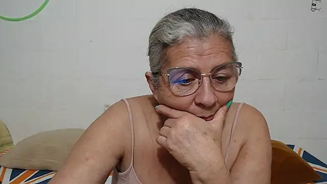 candy mature  online show from February 2026 12:20:02 AM